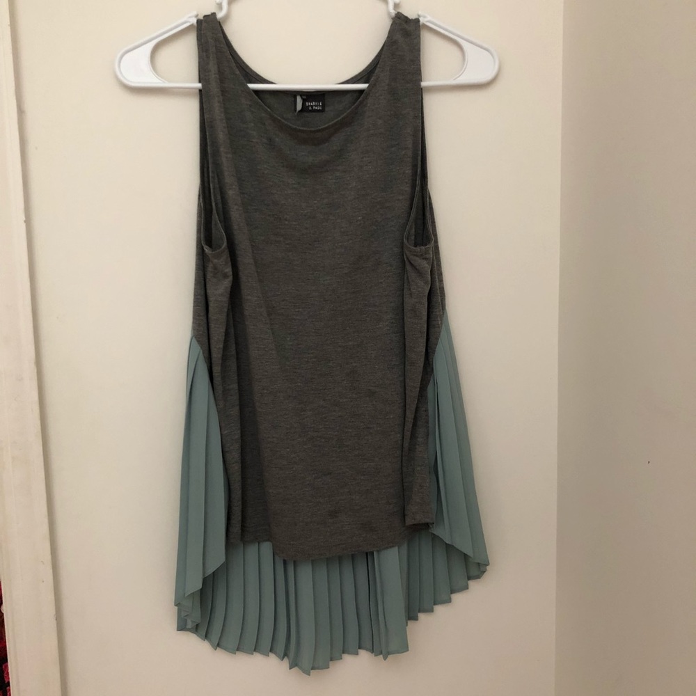 Gray Top With Teal Flowing Back